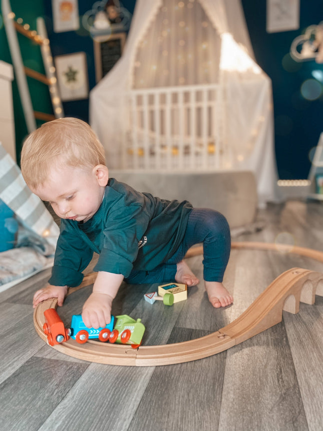 Figure of Eight Train Set - SENsory Toys4U