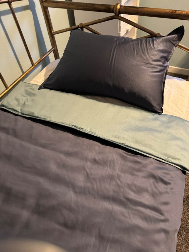 Light Weight Fabric Weighted Blanket 5kg ‚Äì Grey/Green - SENsory Toys4U