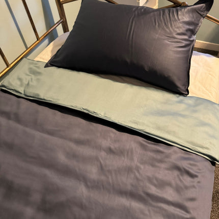 Light Weight Fabric Weighted Blanket 4kg ‚Äì Grey/Green - SENsory Toys4U