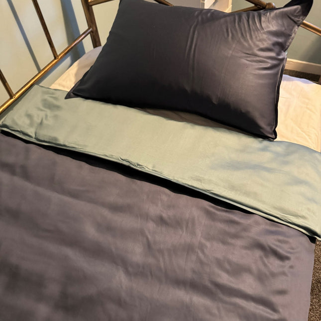 Light Weight Fabric Weighted Blanket 3kg ‚Äì Grey/Green - SENsory Toys4U