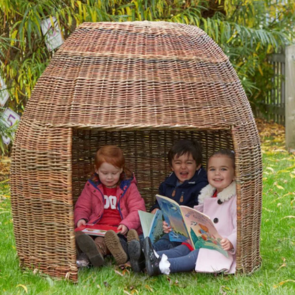 Outdoor Wicker Group Reader's Pod