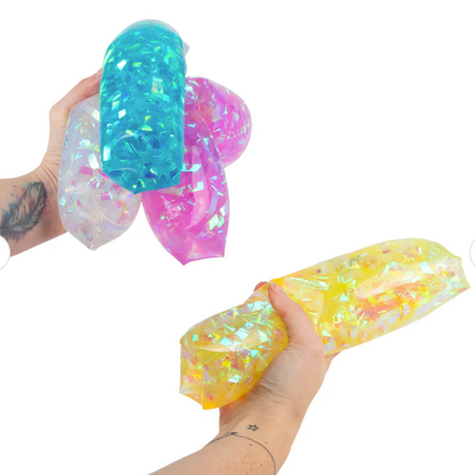 SHAKE & SHIMMER WITH WRIGGLER