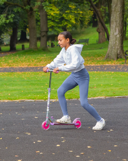 UNICORN DREAMLAND SCOOTER WITH FLASHING WHEELS
