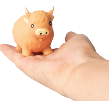 SQUISHY HIGHLAND COW