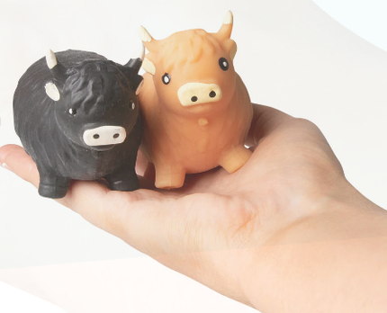 SQUISHY HIGHLAND COW