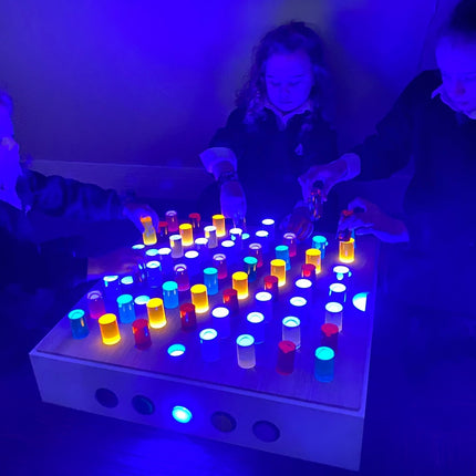 TABLE TOP PANEL WITH COLOURED RODS