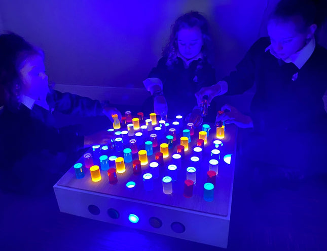 TABLE TOP PANEL WITH COLOURED RODS